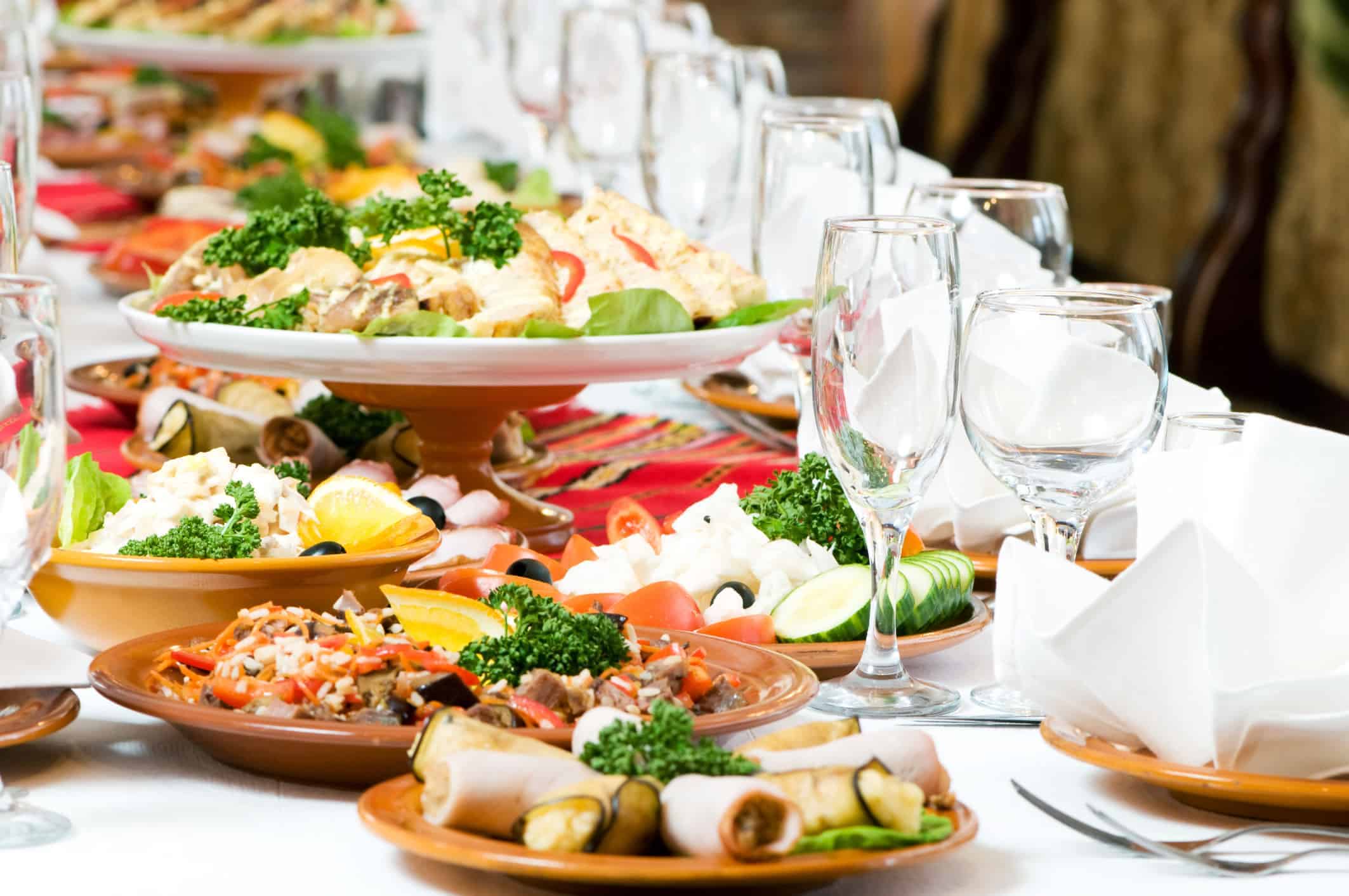 Discover amazing benefits of hiring a professional corporate catering service